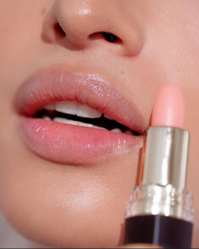 b�lsamo labial con �cido hialur�nico